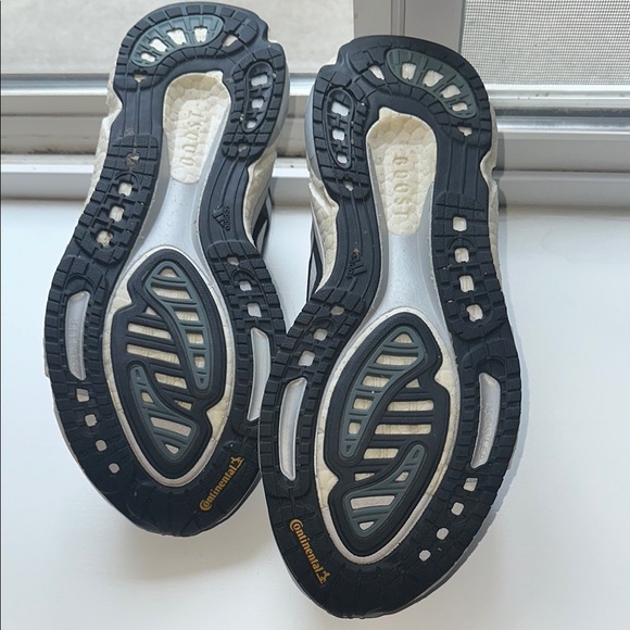 Adidas Men’s Black Solarboost Running Lifestyle Sneakers Size 8 - Picture 6 of 9